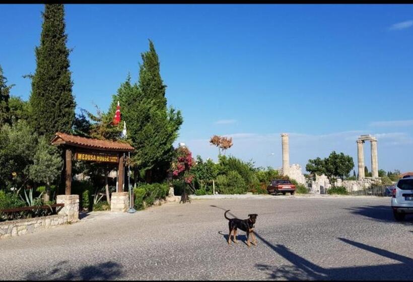 פנסיון Medusa House Butik