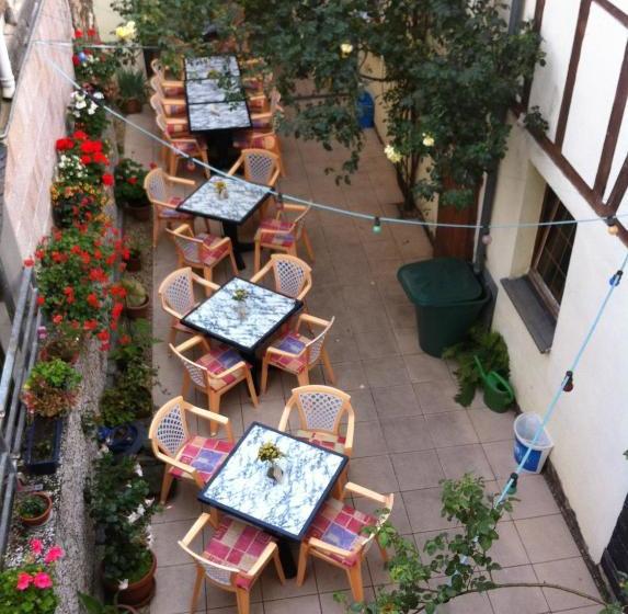 Пансион Zur Burg Eltz