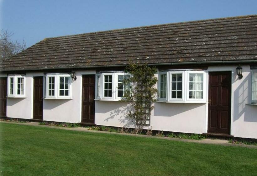 Pike And Eel Hotel And Marina