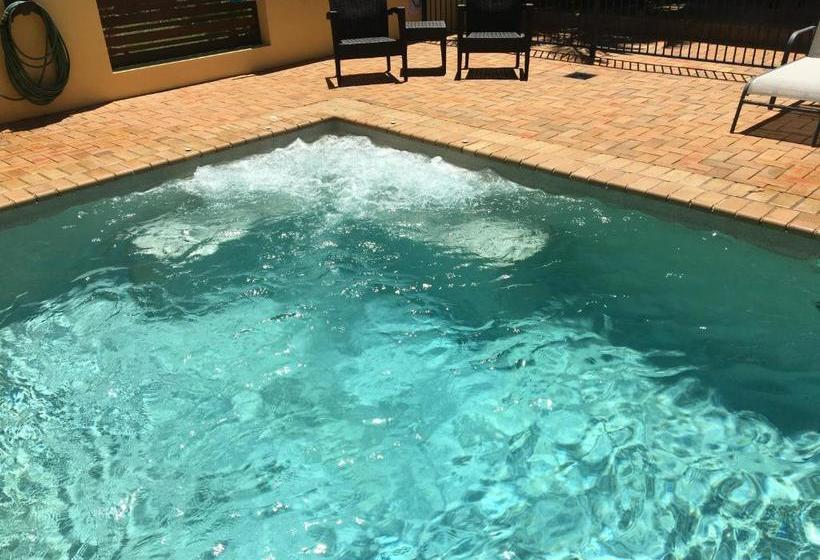 Taihoa Holiday Units Adults Only