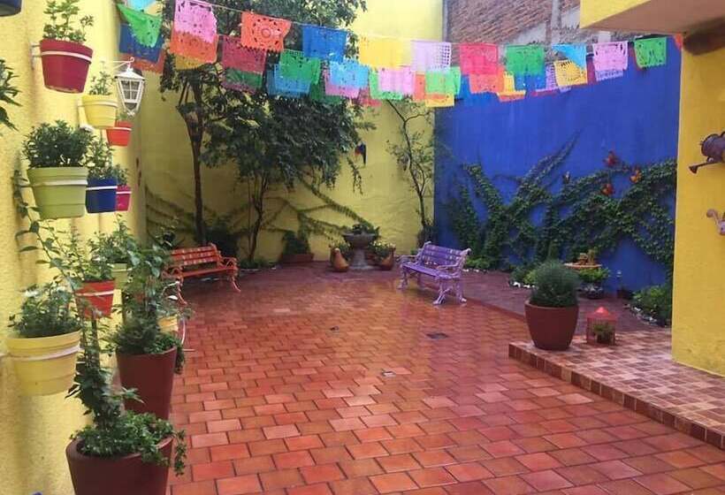 ユースホステル Hostal Tlaquepaque