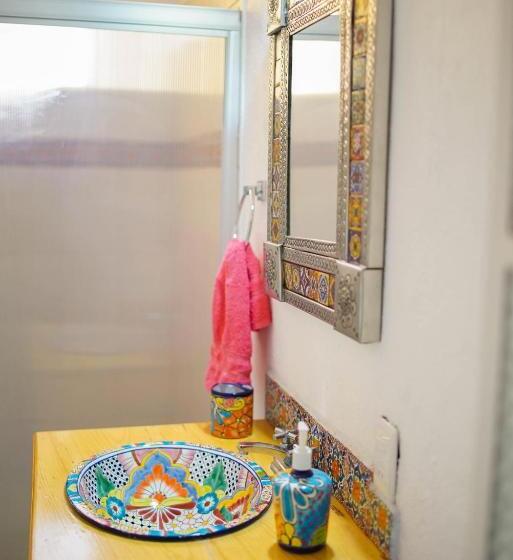 ユースホステル Hostal Tlaquepaque