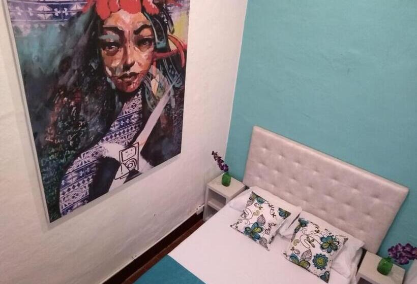 ユースホステル Moonshine Boutique Hostal