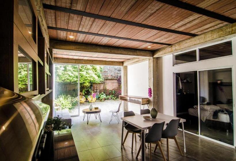 ユースホステル Moonshine Boutique Hostal