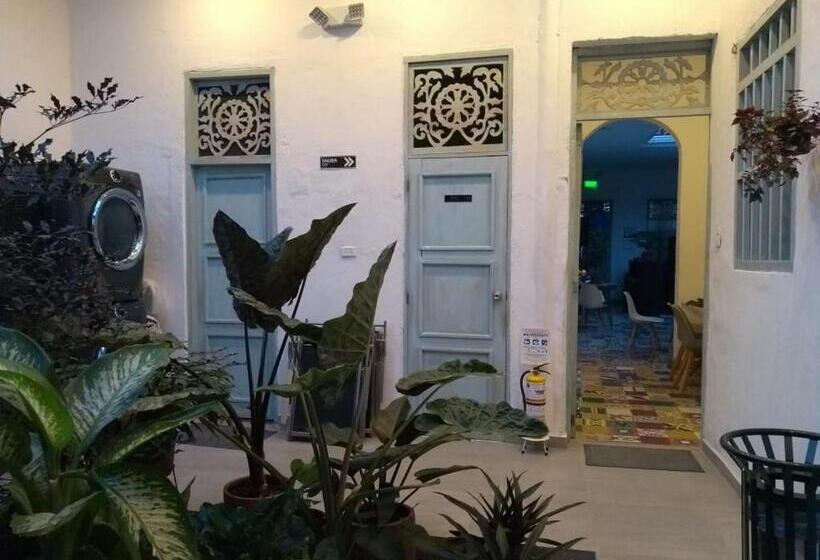 ユースホステル Moonshine Boutique Hostal