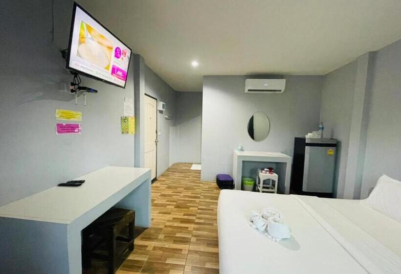 Baan Ruay Suk Resort Lopburi