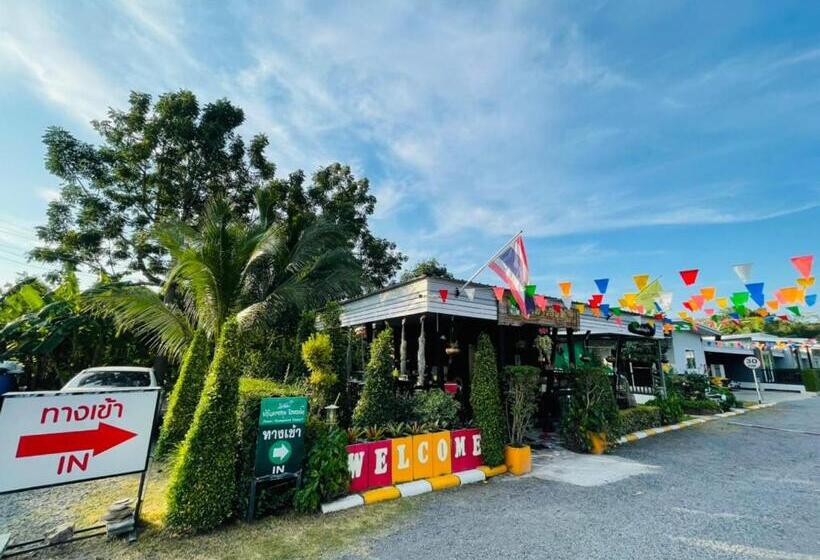 Baan Ruay Suk Resort Lopburi