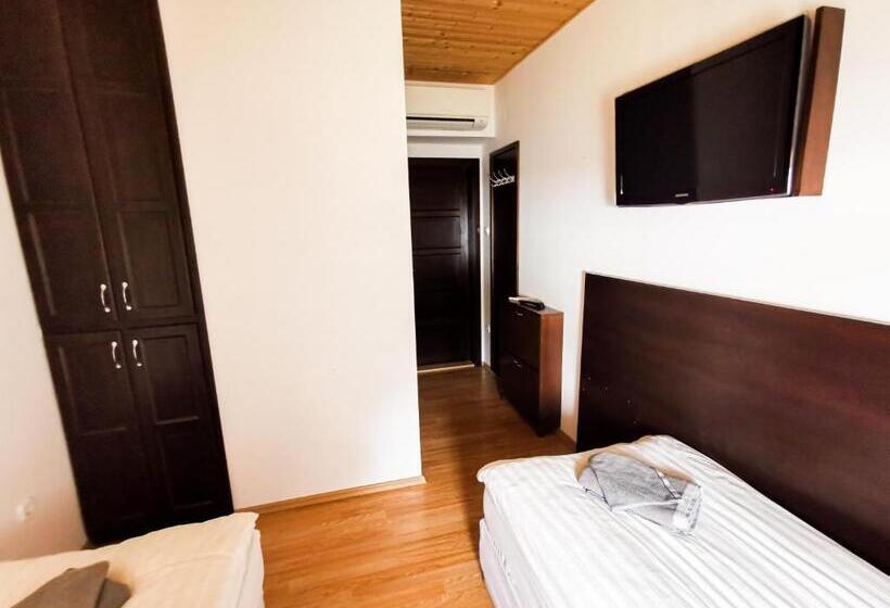 مبيت وإفطار Greenfield Panzió