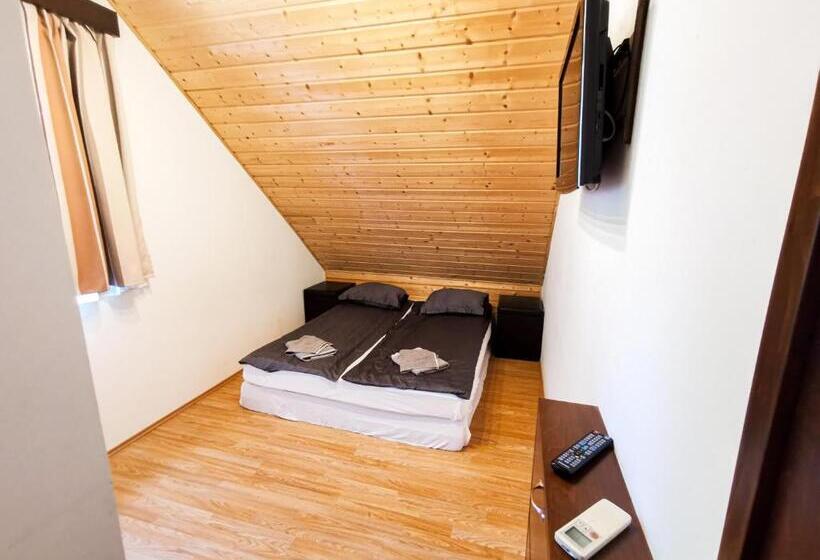 مبيت وإفطار Greenfield Panzió