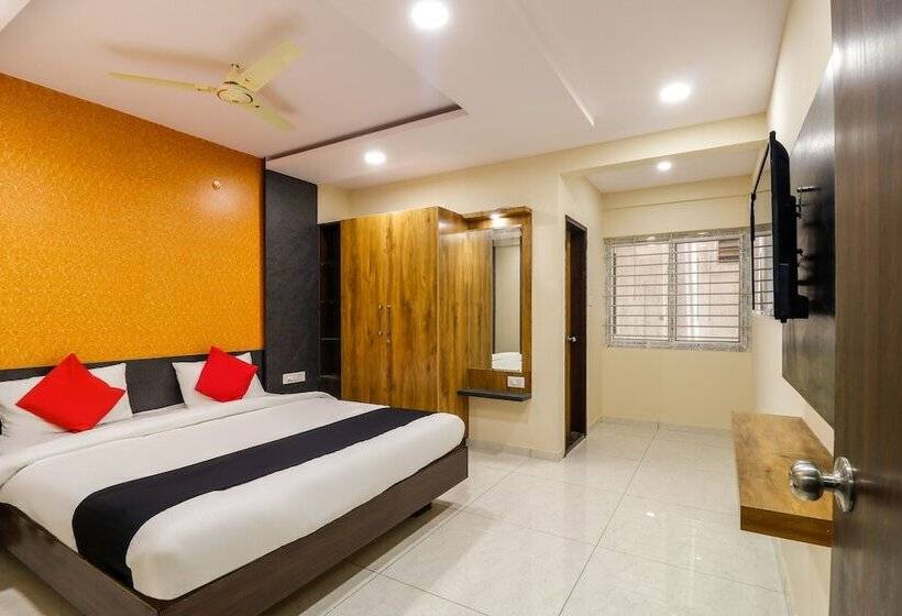 בית מלון כפרי Capital O N R Residency