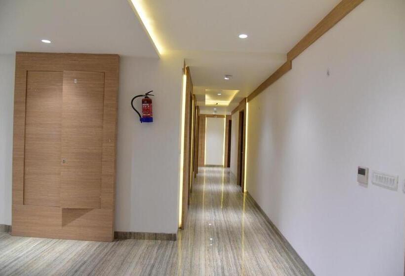 酒店 Crystal Grand