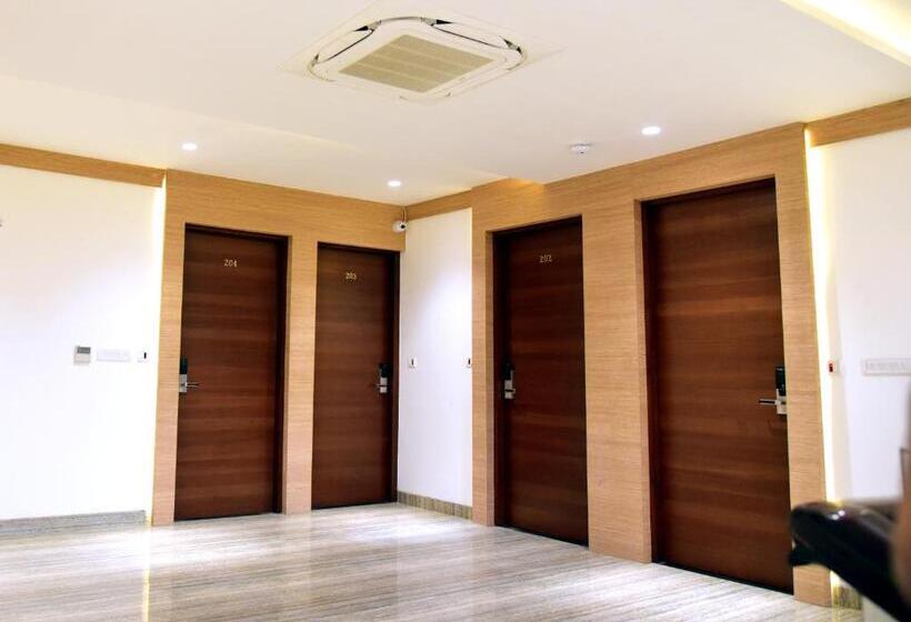 酒店 Crystal Grand