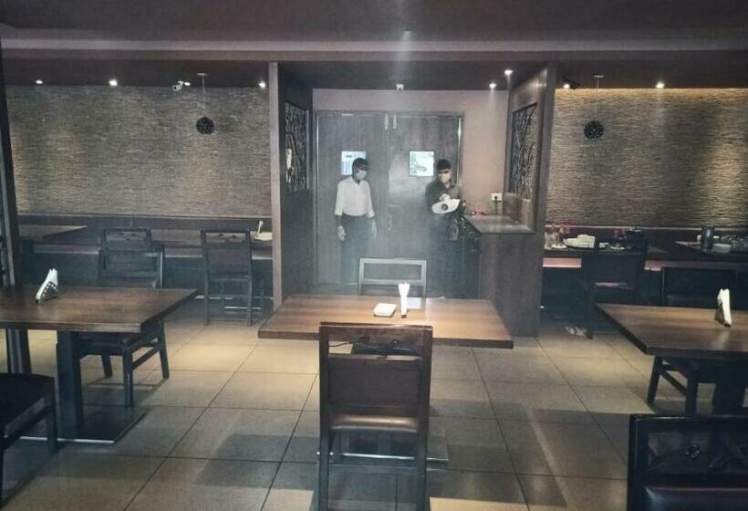 فندق Elite International Thrissur