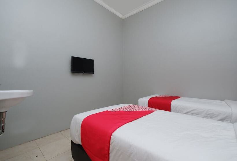 בית מלון כפרי Oyo 2737 D Kost