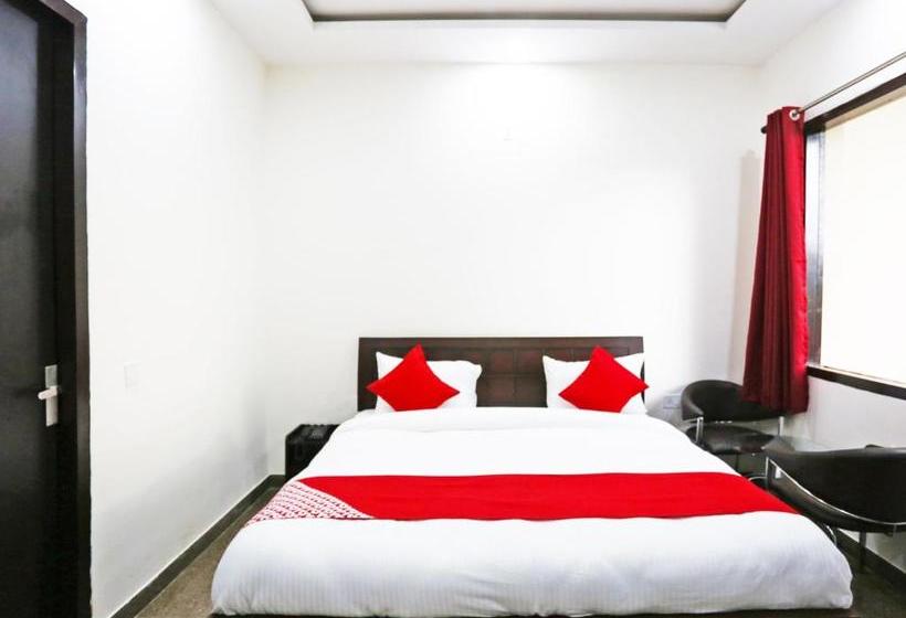 בית מלון כפרי Oyo 67017 Riga Residency