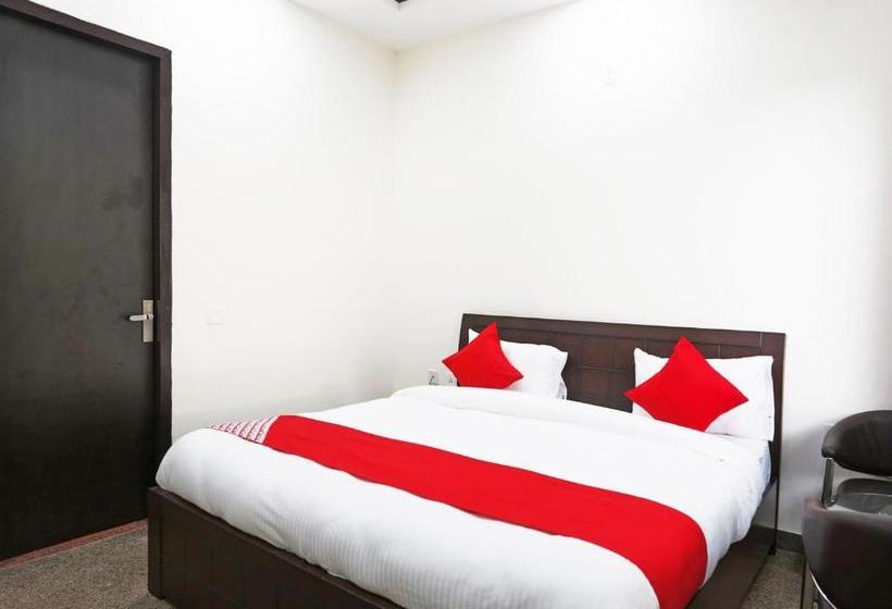 בית מלון כפרי Oyo 67017 Riga Residency