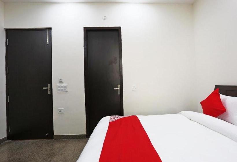 בית מלון כפרי Oyo 67017 Riga Residency