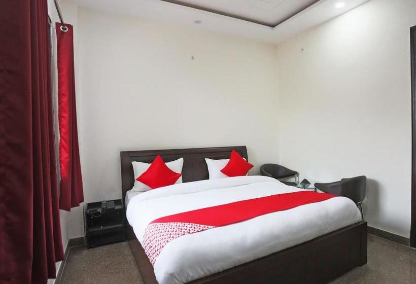 בית מלון כפרי Oyo 67017 Riga Residency