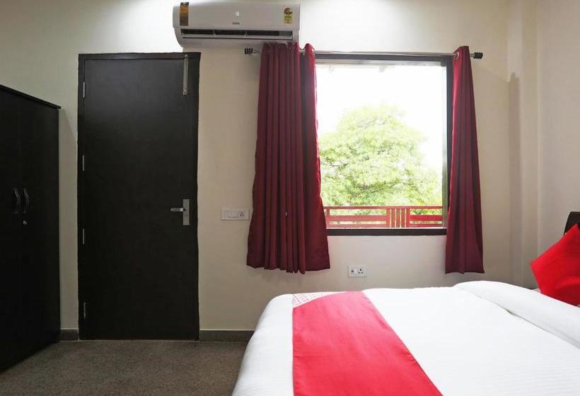 בית מלון כפרי Oyo 67017 Riga Residency