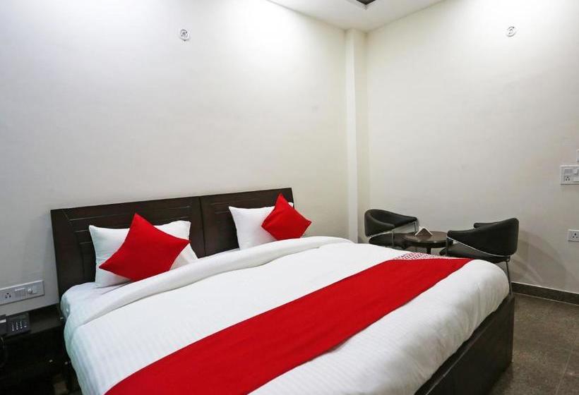 בית מלון כפרי Oyo 67017 Riga Residency