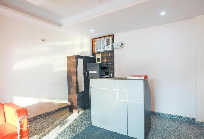 Hotel O A S Residency