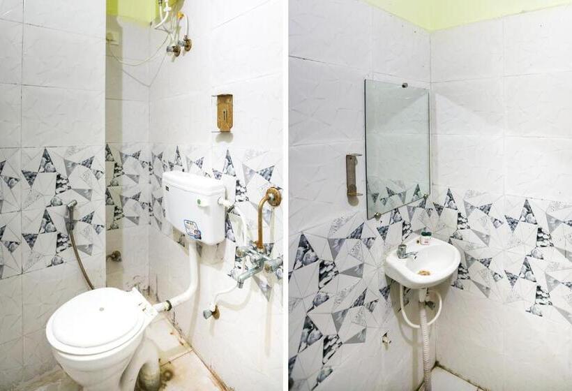 Hotel O A S Residency