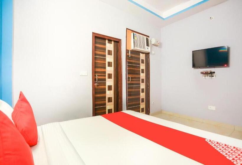 Hotel O A S Residency