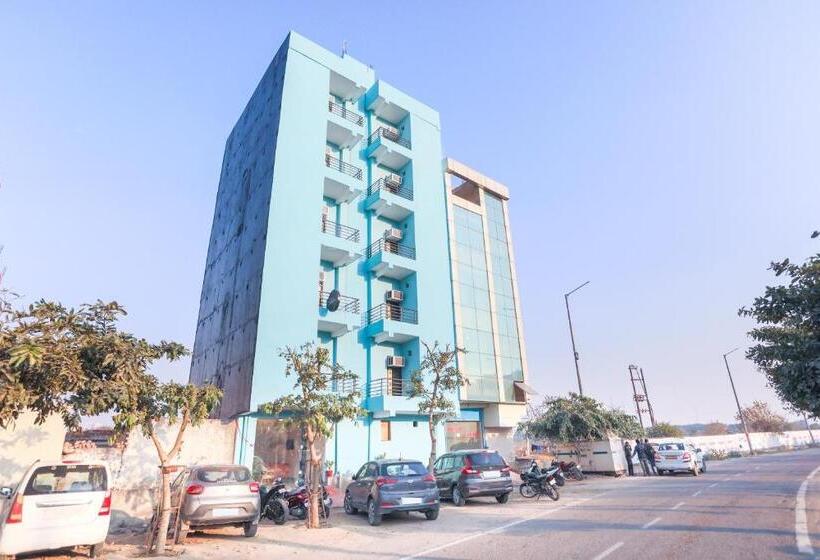 Hotel O A S Residency