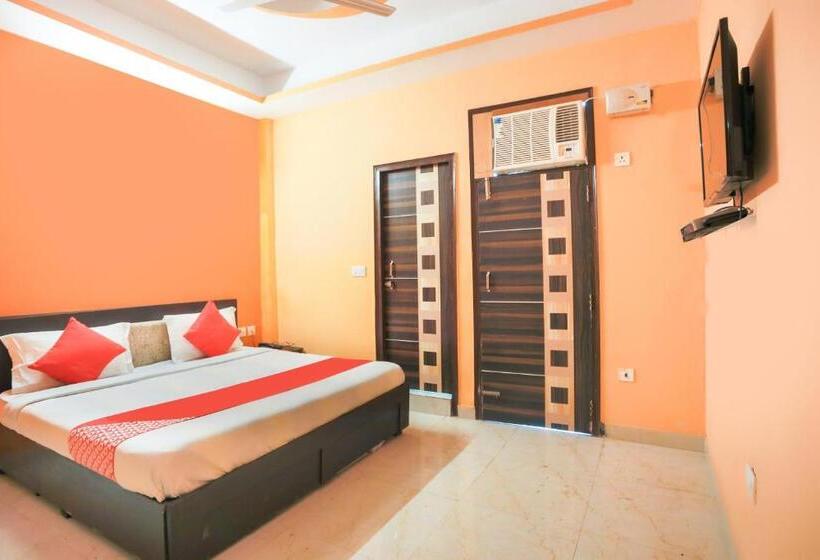 Hotel O A S Residency