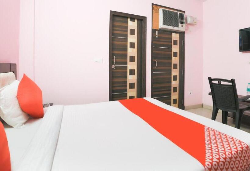 Hotel O A S Residency