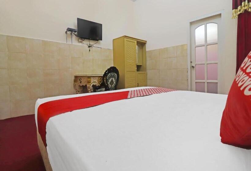 هتل Oyo Life 2899 Ardilia Kost