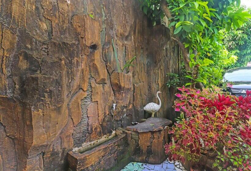 호텔 Oyo Life 2899 Ardilia Kost