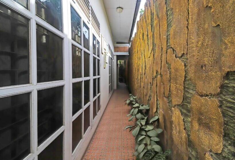 호텔 Oyo Life 2899 Ardilia Kost