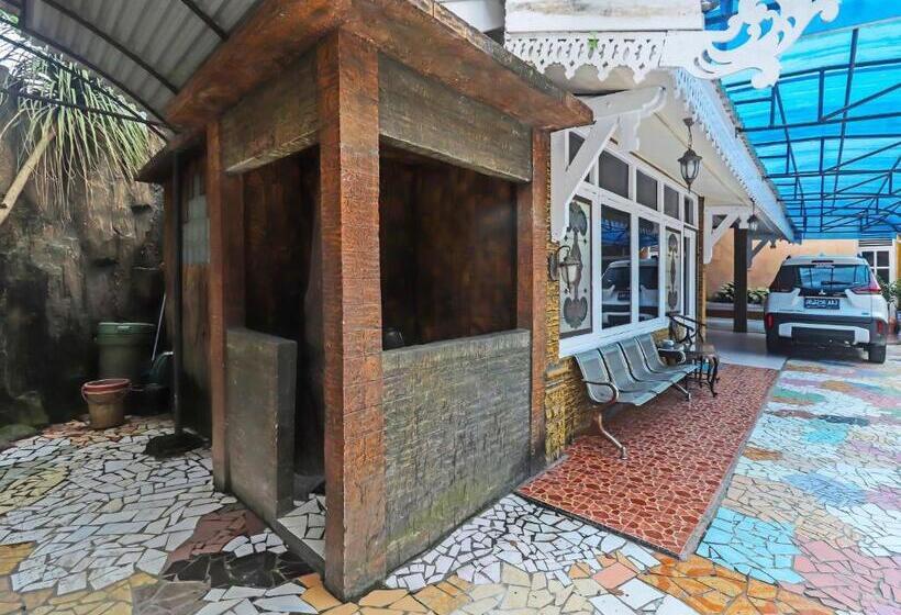 هتل Oyo Life 2899 Ardilia Kost