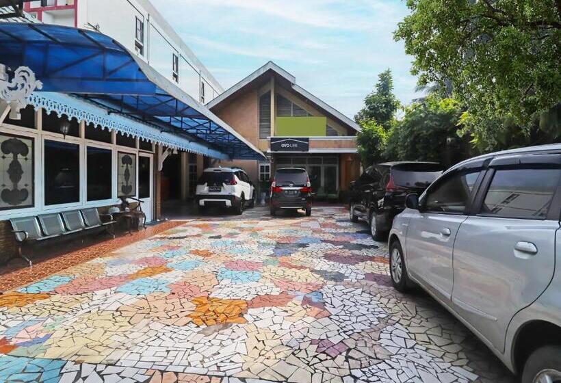 هتل Oyo Life 2899 Ardilia Kost