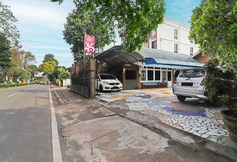 هتل Oyo Life 2899 Ardilia Kost