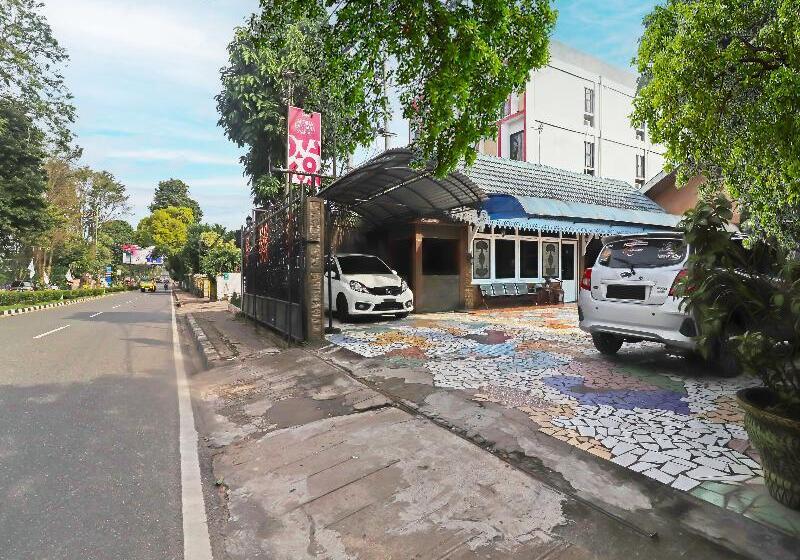 هتل Oyo Life 2899 Ardilia Kost