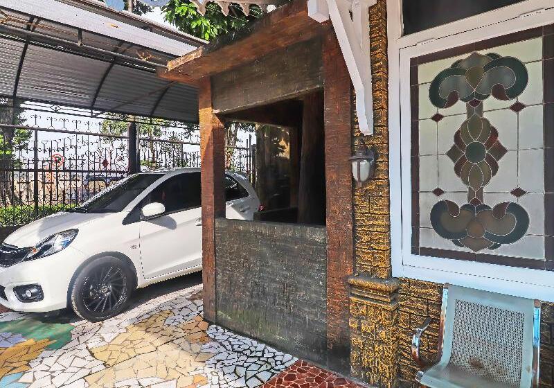 هتل Oyo Life 2899 Ardilia Kost