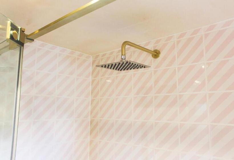 ホテル The Bull Inn