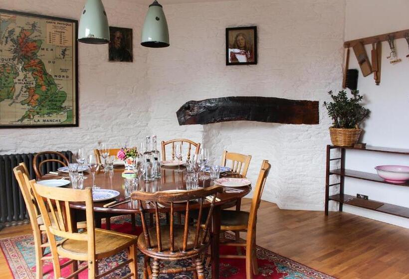 ホテル The Bull Inn