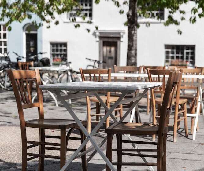 ホテル The Bull Inn