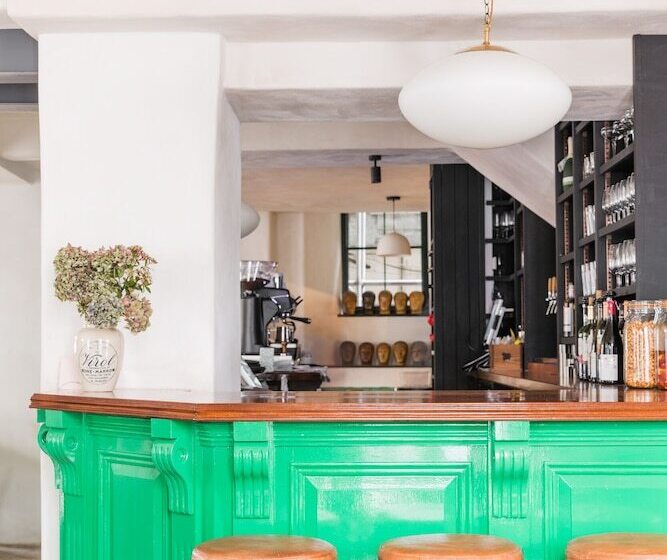 ホテル The Bull Inn