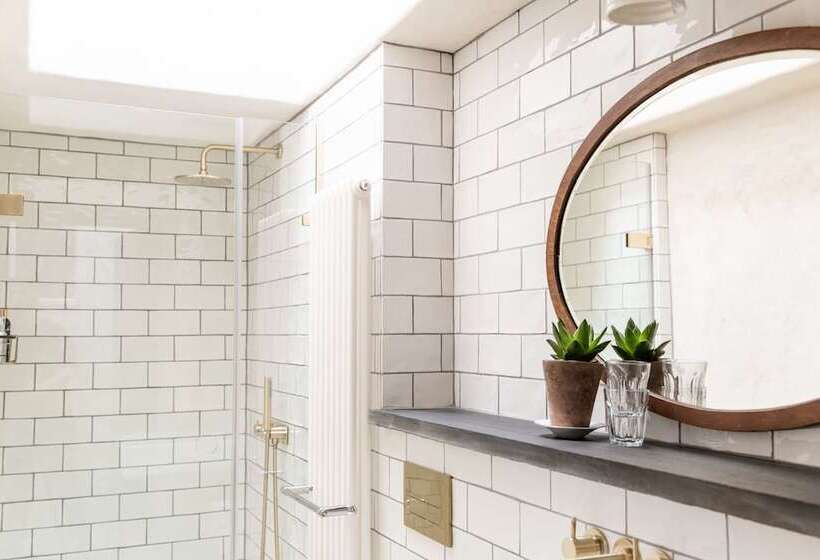 ホテル The Bull Inn