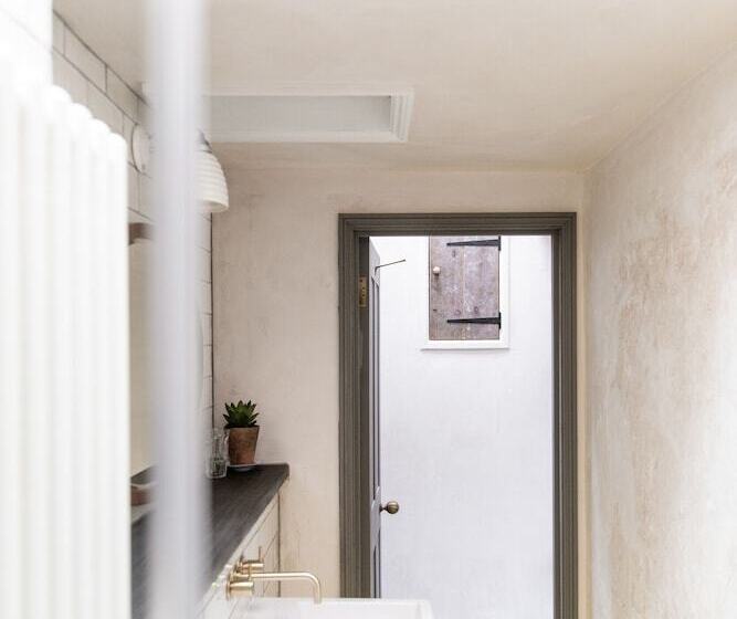 ホテル The Bull Inn