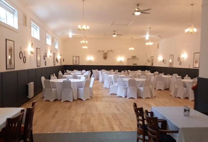 Отель The Gordon Arms