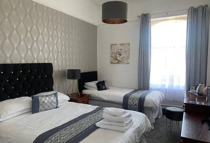 Отель The Gordon Arms