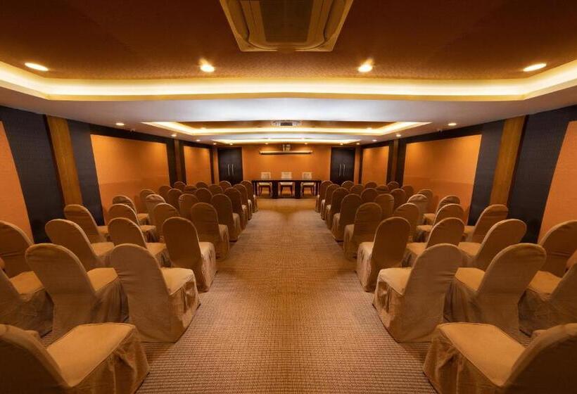 هتل The Terrace By Ladder Mgd By Citrine