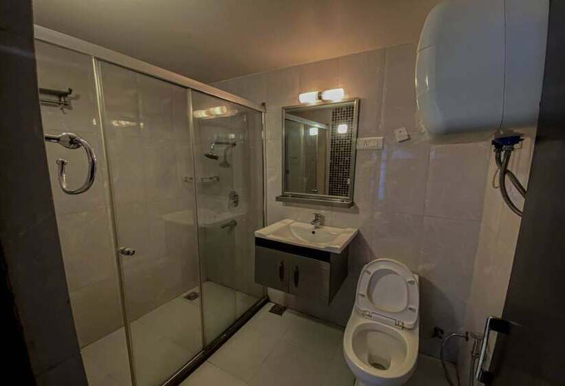 Отель Ahr Windsor The Mall Shimla