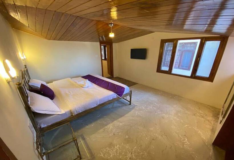 Отель Ahr Windsor The Mall Shimla