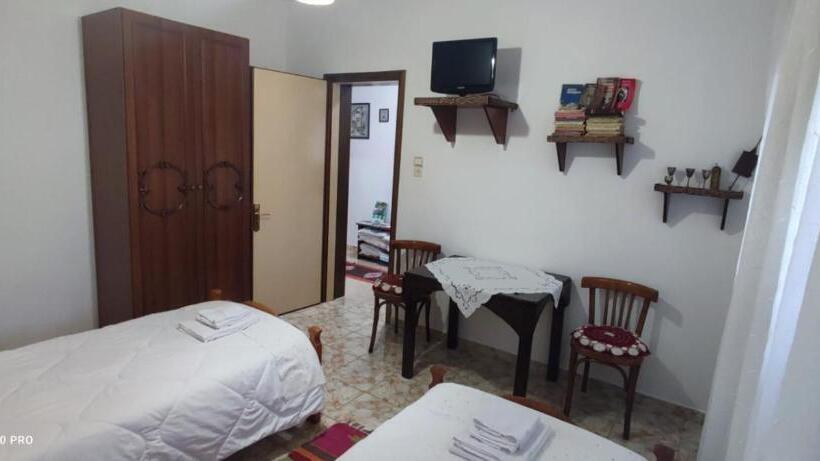 פנסיון Guest House Baba Lluka